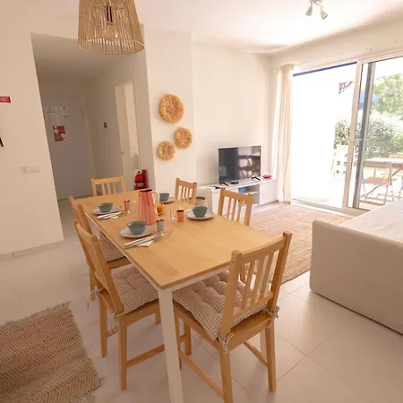 Modern 2br With Pool, Gym & Garden Appartement Tavira
