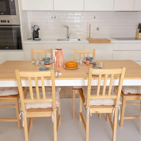 Modern 2br With Pool, Gym & Garden *
