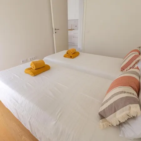 Modern 2br With Pool, Gym & Garden * Tavira