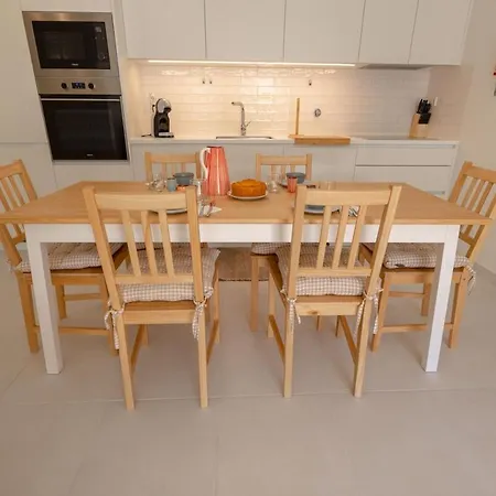 Modern 2br With Pool, Gym & Garden Apartamento Tavira